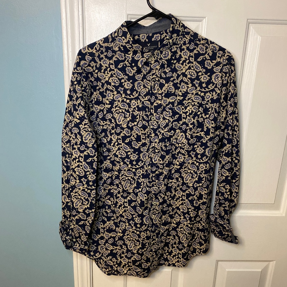 American Eagle button up